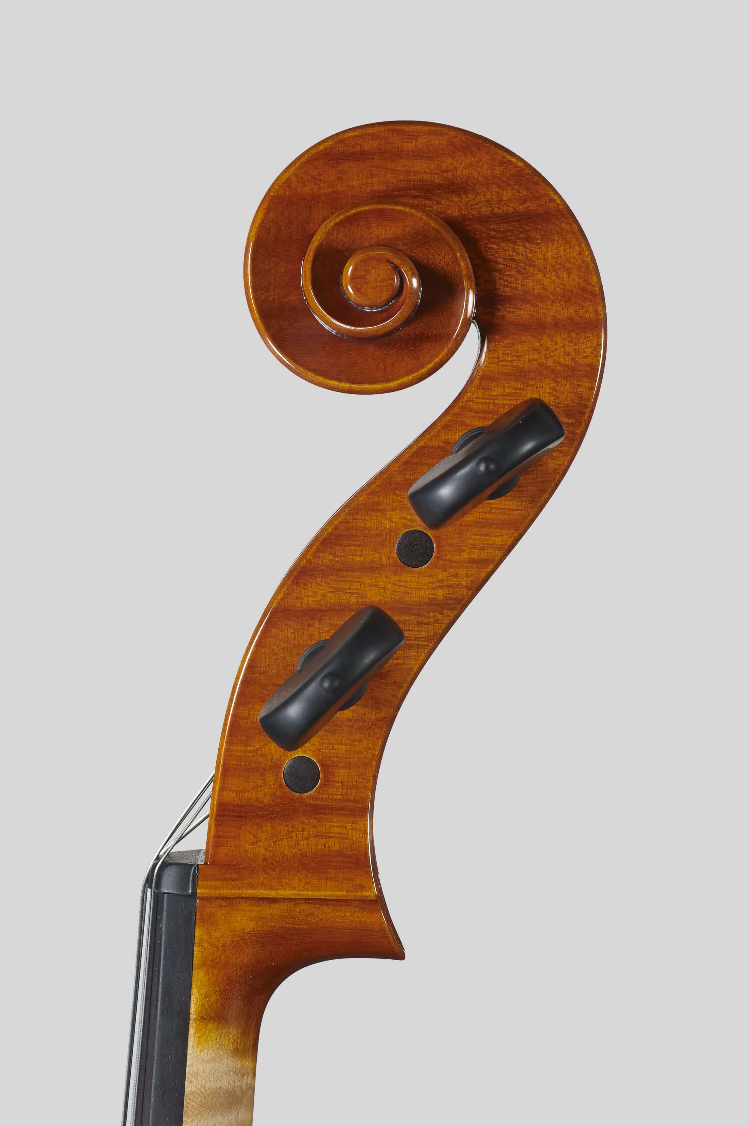 Anno 2012 – Violoncello modello stile A. Stradivari “forma B” - “Mara” 1711 - Testa destra