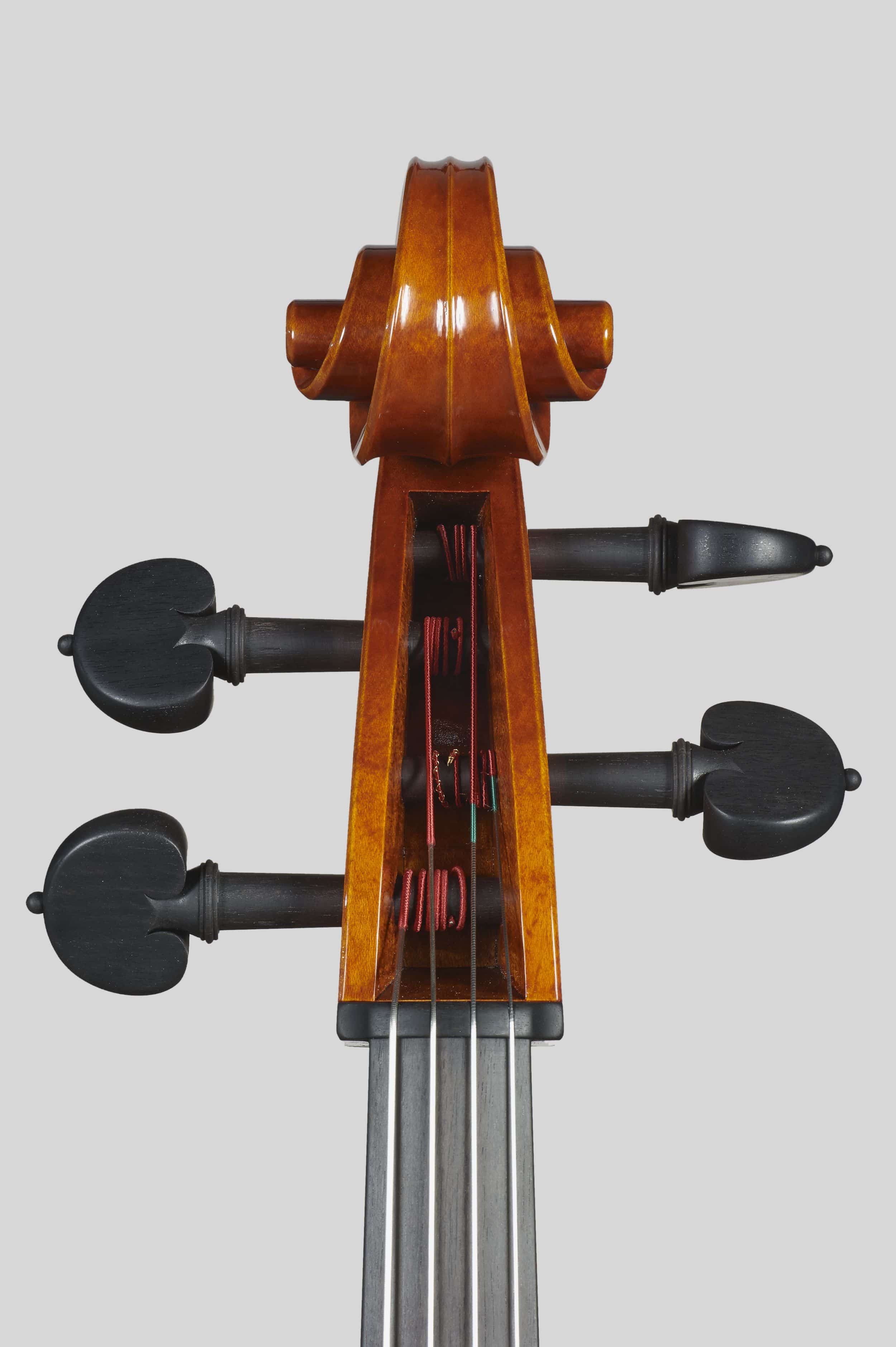 Anno 2012 – Violoncello modello stile A. Stradivari “forma B” - “Mara” 1711 - Testa fronte